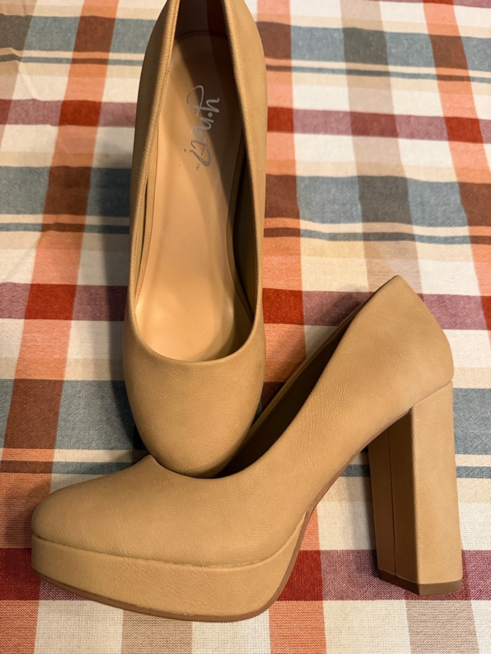 Women's Platform Block Heel Pumps in Taupe